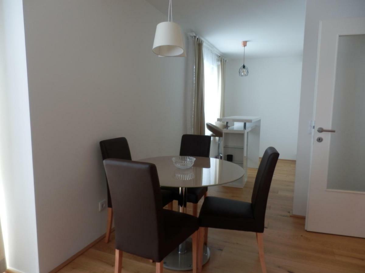 Apartament Spacious, Modern 1-bdrm Apt Near Vic & Austria Ctr *