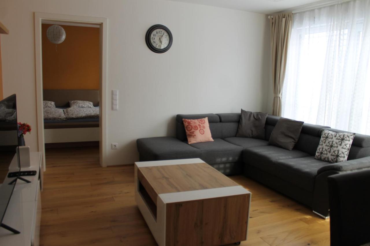 Apartament Spacious, Modern 1-bdrm Apt Near Vic & Austria Ctr Wiedeń