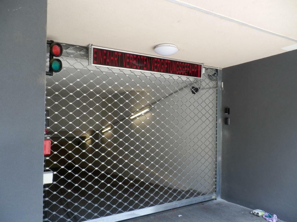 Spacious, Modern 1-bdrm Apt Near Vic & Austria Ctr Apartament *