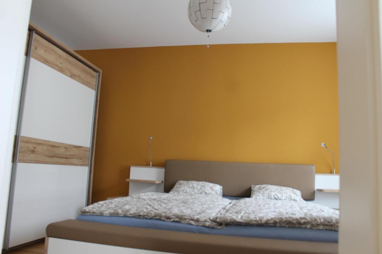 Spacious, Modern 1-bdrm Apt Near Vic & Austria Ctr Apartament